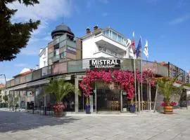 Hotel Mistral, hotel em Nessebar