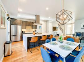 ホテル写真: Luxury Denver Area Townhome with Rooftop Deck!