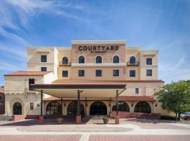 Hotel kuvat: Courtyard by Marriott Wichita at Old Town
