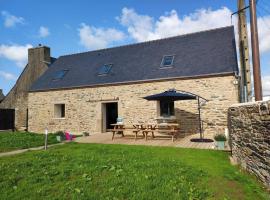 Foto di Hotel: Gîte de famille proche de la mer trédarzec