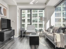 Hotel Photo: Downtown 1BR w Luxury Amenities Rooftop Views BOS-503