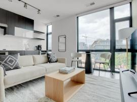 Hotel Photo: Shaw 1BR w Gym WD Rooftop nr U St bars WDC-560