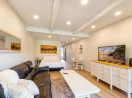Walk to Beach! Pool, Hot Tub + AC Studio