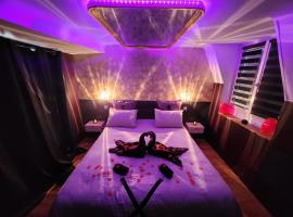 Hotel Photo: Caen, Tu m'aimes - Suite Romantique