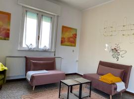 Foto di Hotel: Appartamento luminoso a due passi da Piacenza
