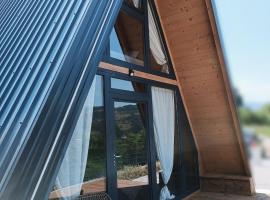 Stone Chalets - TERRA，亞伊采的飯店