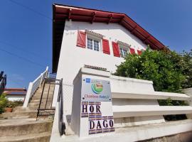 Chambres d'hôtes "HOR DAGO" près de la gare d'Hendaye avec le petit-déjeuner, hotel en Hendaya