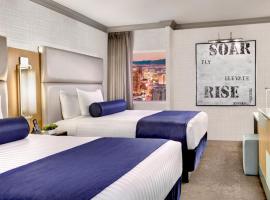 Fotos de Hotel: Enticing Stay at Strat Casino STRIP Las Vegas