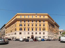 Hotel fotoğraf: The set of Pasolini's films Apartment