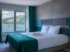 Hotel Plutitor Lebăda