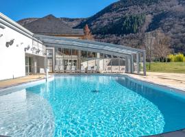 Village Club Les Balcons des Pyrénées, отель в городе Saint-Mamet