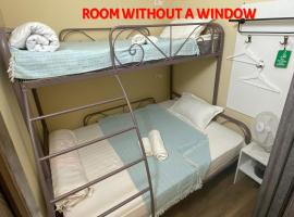 होटल की एक तस्वीर: Hostel 5 Сapsule - rooms