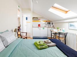 Hotel Photo: skyaccommodations Studio 3+ kitchen and double bed