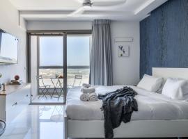 Hotel Foto: HaTsuk Beach Sea-View Studio by Sea N' Rent