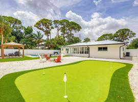 Фотография гостиницы: Vero Beach Vacation Rental Pool and Putting Green!