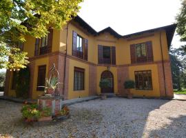 Foto di Hotel: Elegant Holiday Home in Faenza with Garden and Pool