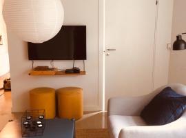 Фотографія готелю: Villa med private værelser og delt køkken/badrum, centralt Viby sj