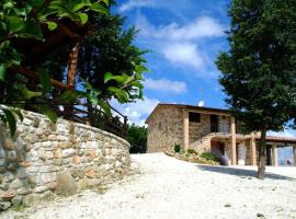Fotos de Hotel: Timeless villa in Cagli with garden and swimming pool