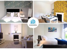 Foto di Hotel: Modern 3 Bedroom Home in Northampton by HP Accommodation - Free Parking & Super Fast WiFi