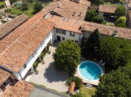 Hotel fotografie: Corte Martinola bed&breakfast in Franciacorta