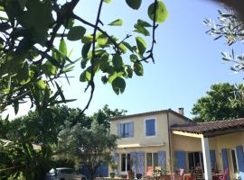 Hotelfotos: Belle villa avec une piscine