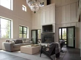 Ski, Golf, Trails, Winery, Lake View, Lutsen, Grand Marias - Sleeps 8