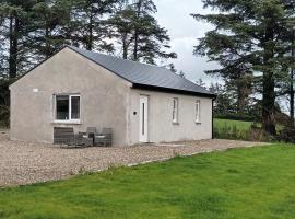 A picture of the hotel: Tadgh's Cottage