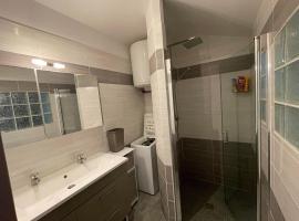 Hotel Photo: Maison proche plage saint Brevin les pins