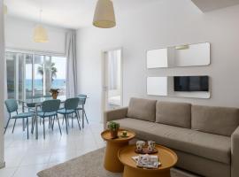 Hotel foto: Sea View 2 bedroom apartment with Bomb Shelter