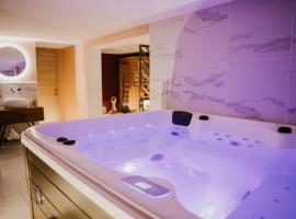 Фотография гостиницы: chambre d'hôte doux moment spa privatif