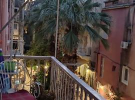 Foto do Hotel: Old town Apartment BEST PLACE very close to liston balkony and very quiet