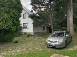 Chata na lúke, hotel en Tatranská Štrba