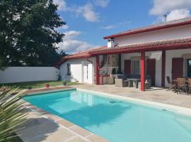 Hotel foto: Grande maison au Pays Basque avec piscine chauffée