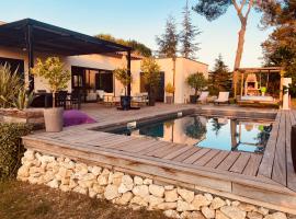 A picture of the hotel: Villa moderne avec piscine