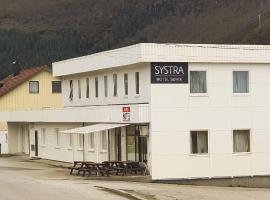 Systra Hotel Søvik, hotel in Syvik