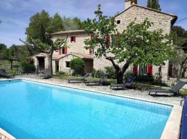 Foto di Hotel: Ancien Moulin Drôme Provençale