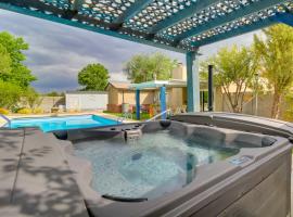 酒店照片: Albuquerque Oasis Pool, Hot Tub and Putting Green!