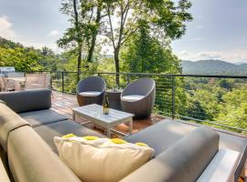 A picture of the hotel: Contemporary Asheville Home with Panoramic Views!