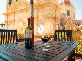 Hotel fotoğraf: A pretty apartment in a Gozo village square