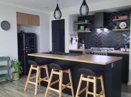 Hotel foto: New apartment 3 min to Sovereign Hill & Wildlife Park
