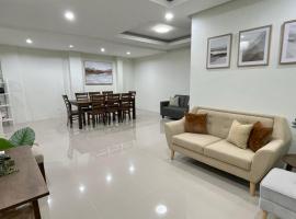 New Cozy 3 Bedroom House, hotel v destinaci Davao