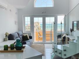 Luxury Beachfront Home – hotel w mieście Gibraltar