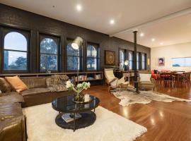 Hotel Photo: The Penthouse on Gertrude St - Fitzroy