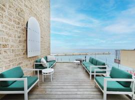 מלון צילום: Outstanding Old Jaffa Villa facing the Sea by HolyGuest