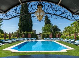 阿米斯他比布鲁斯艺术别墅酒店,位于圣皮耶特罗因卡里亚诺的酒店