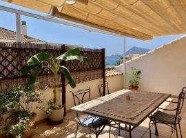 Foto di Hotel: Penthouse with amazing terrace and Altea sea views