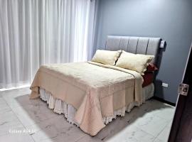 รูปภาพของโรงแรม: Hostel Vistas del Sol-Casa Victoria