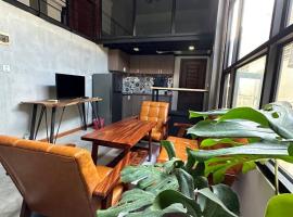 A picture of the hotel: Daun Penh Loft Apartments