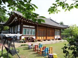 होटल की एक तस्वीर: Damyang Flower & Hanok