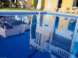 호텔 사진: Madrid city modern apartment in villa, free WIFI